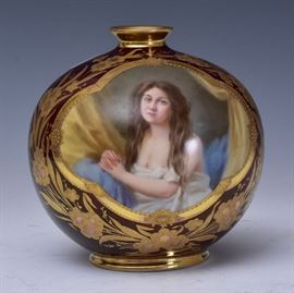 Royal Vienna Style Portrait Vase	
4 3/4" high
signed Dresden, D & C France
circa 1900