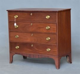 Hepplewhite Chest of Drawers
40 1/2" x 18 3/4", 38" high
early 19th century