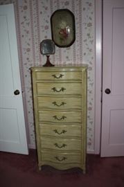 Lingerie Chest with Mirror and Decorative
