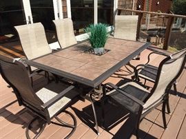 Awesome patio table and chairs