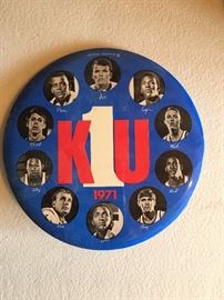 Vintage 1971 University of Kansas KU basketball team button - large