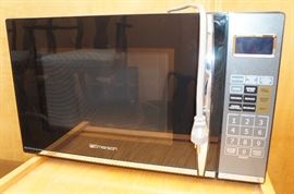 Like new 1100 watt microwave