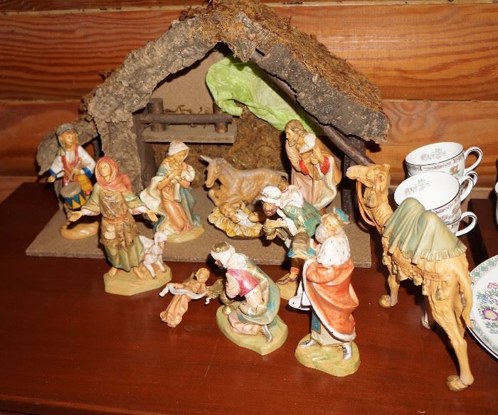 Fontanini Nativity set, so pretty.  And we have the boxes to most of the pieces.