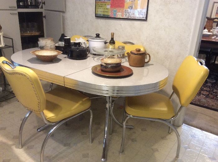 1950s style dinette set with leaf