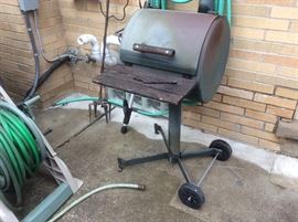 Outdoor smoker
