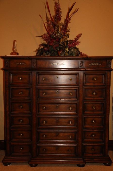 Henredon gentleman's chest of drawers (3 piece set) 