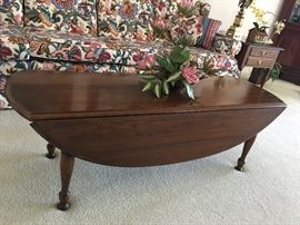 Drop leaf coffee table 
