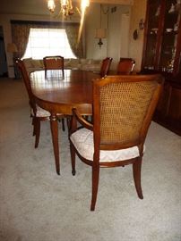 DINING TABLE W/3 LEAFS, PADS, 6 CHAIRS