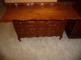 SLIDE OUT ON CABINET