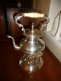SILVERPLATED TEAPOT/COFFEE POT