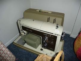 SEWING MACHINE