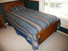 TWIN HEADBOARD/FOOTBOARD, MATTRESS SET