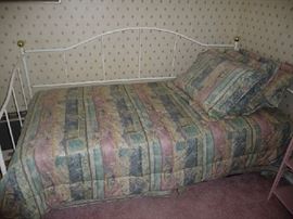 DAYBED