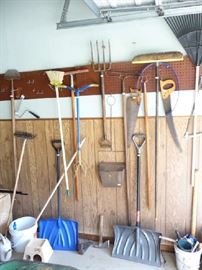 GARDENING TOOLS