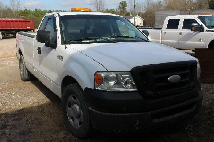 9 - 2006 Ford 150 work truck, long wheel base, white with gray interior, 226, 123 miles
