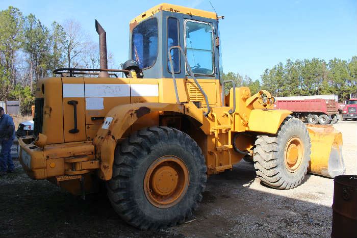 11 - Front end loader, mid 1990's Model Hyundai Model 750 Fully operational