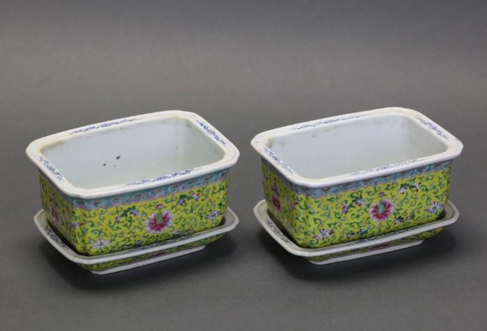 pair of Chinese famille rose porcelain planters w/ trays, late Qing dynasty, overall: 6.5in(L) x 4in(H) x 4.75in(W)   