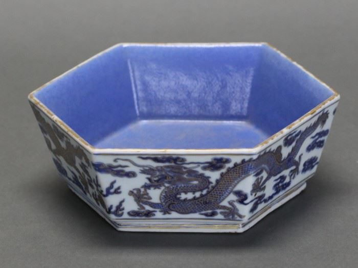 Chinese hexagonal porcelain bowl, Qing dynasty, 7.5in(L) x 2.5in(H)      