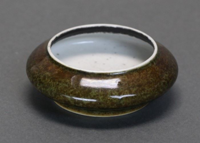 Chinese brownish green glazed porcelain brush washer, Qing dynasty, 3.75in(diameter) x 1.5in(H) 