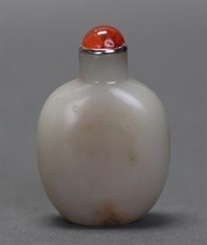 Chinese white jade snuff bottle, 19th c., 2.75in(H)       