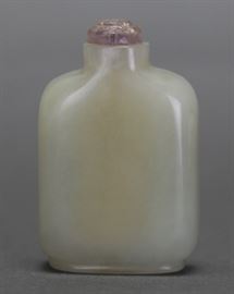 Chinese white jade snuff bottle, early Qing dynasty, 2.75in(H) x 1.75in(L) 