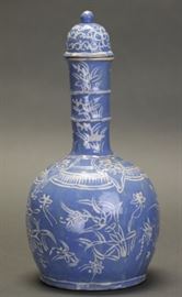 Chinese porcelain bottle vase w/ lid, Republican period, 12in(H) 