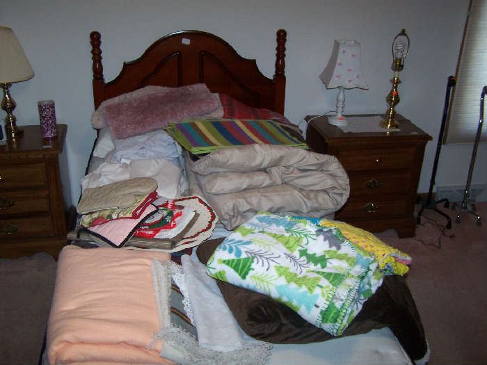 , TWIN BED, BEDDING & NIGHT STANDS