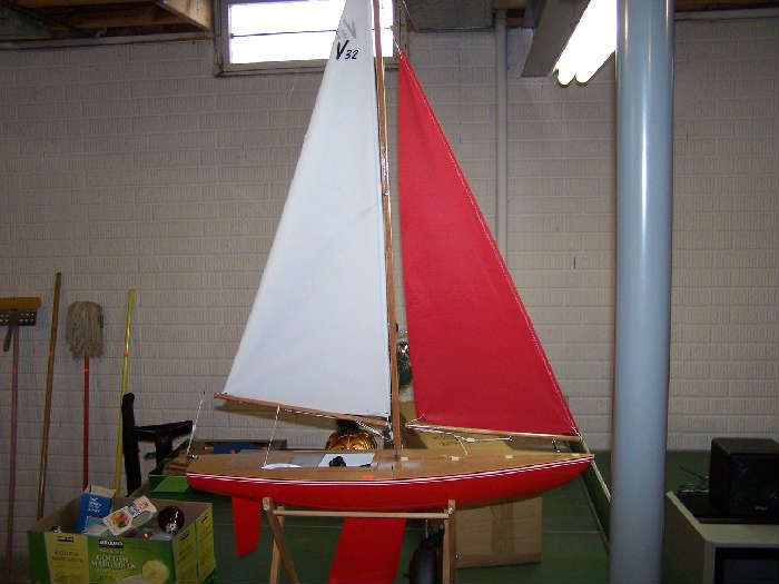 REMOTE CONTROLLED SAILBOAT