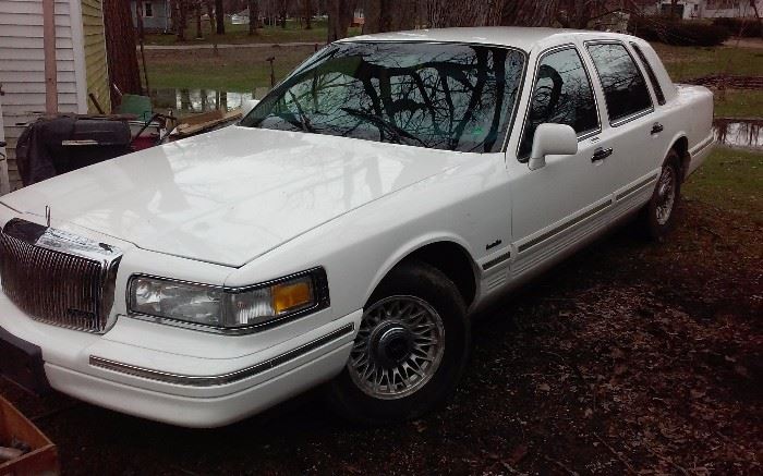97 Lincoln Town Car Low Miles
