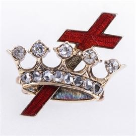 Antique 18K Yellow Gold, Diamond, and Red Enamel Knights Templar Pin: An 18K yellow gold Knights Templar pin featuring an interlocking red enamel cross and crown with single, rose, and old mine cut diamonds.