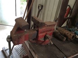 Craftsman bench vice