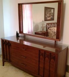 Mid-Century Two Tone Walnut and Oak Kent Coffey Sculpted Front Dresser 1960s Perspecta Collection w/ Attached Mirror (Part of Six-Piece Bedroom Set)