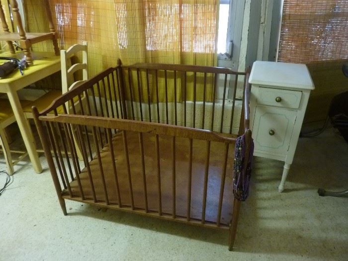 Vintage Wood Spooled Baby or Pet Play Pen. Folds up for storage or Travel. Wood Bedside Tables (2)