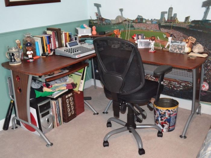 Corner desk and desk chair