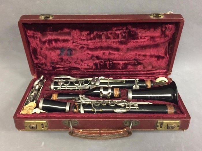 Vintage Bundy clarinet w/case & accessories, H&A Selmer Inc.