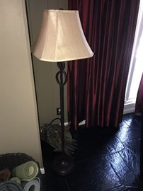 FLOOR LAMP