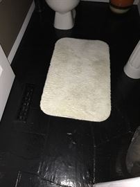 BATHROOM RUGS