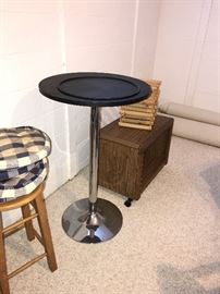 TALL ROUND BAR TABLE