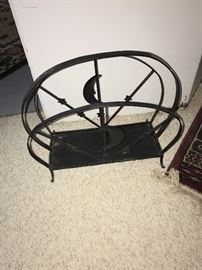MAGAZINE RACK