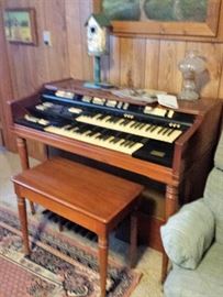 Wurlitzer organ with bench.  Needs TLC