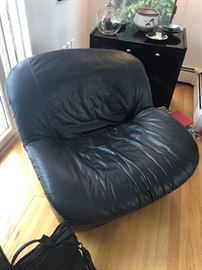 mid century lounge chair