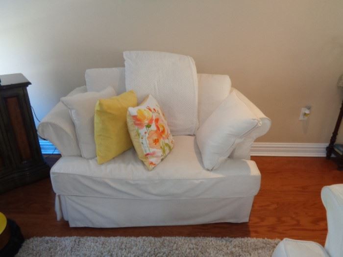 Sleep sofa/chair (opens to single bed)