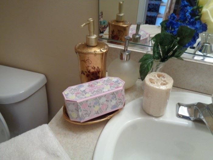 Bathroom vanity items