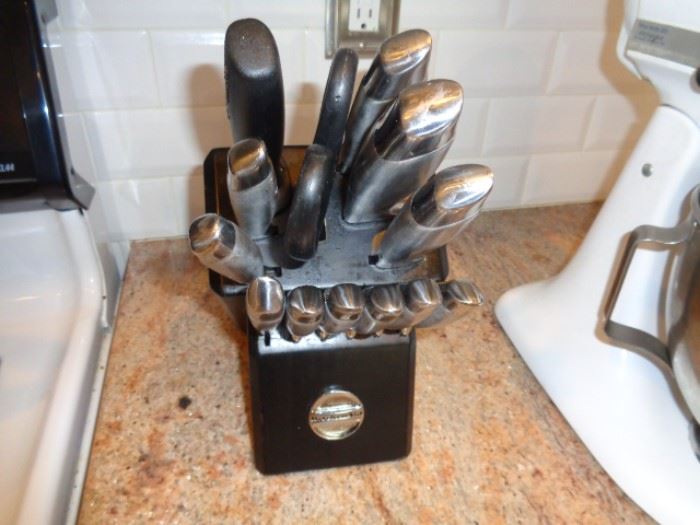 Kitchen Aid knife set in storage block w/scissors