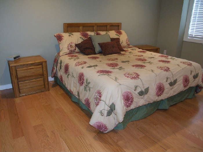 FABULOUS KING SIZE BED-INCLUDES BOX & MATTRESS. OTHER ITEMS IN PHOTO ARE SOLD SEPERATLEY. HEADBOARD IS FULL SIZE.