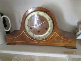 Linden mantel clock