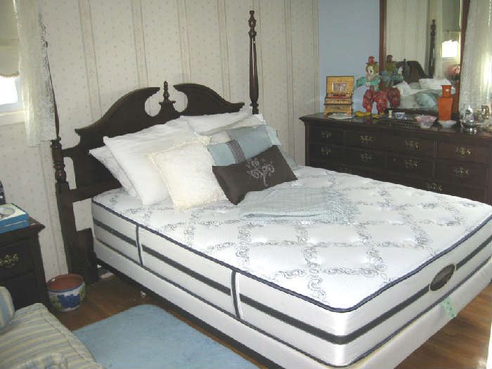 Thomasville Full Size Bed