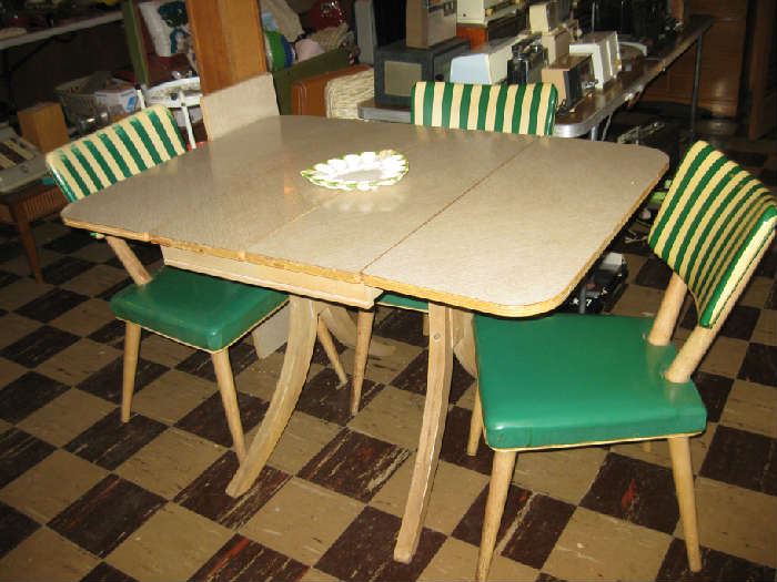 Retro Kitchen Table and Chairs