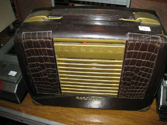 Vintage RCA Table Radio