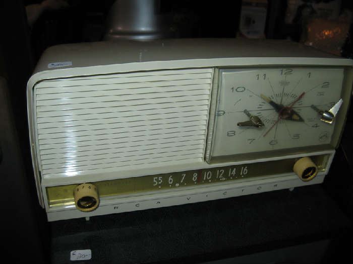 RCA Victor Clock Radio